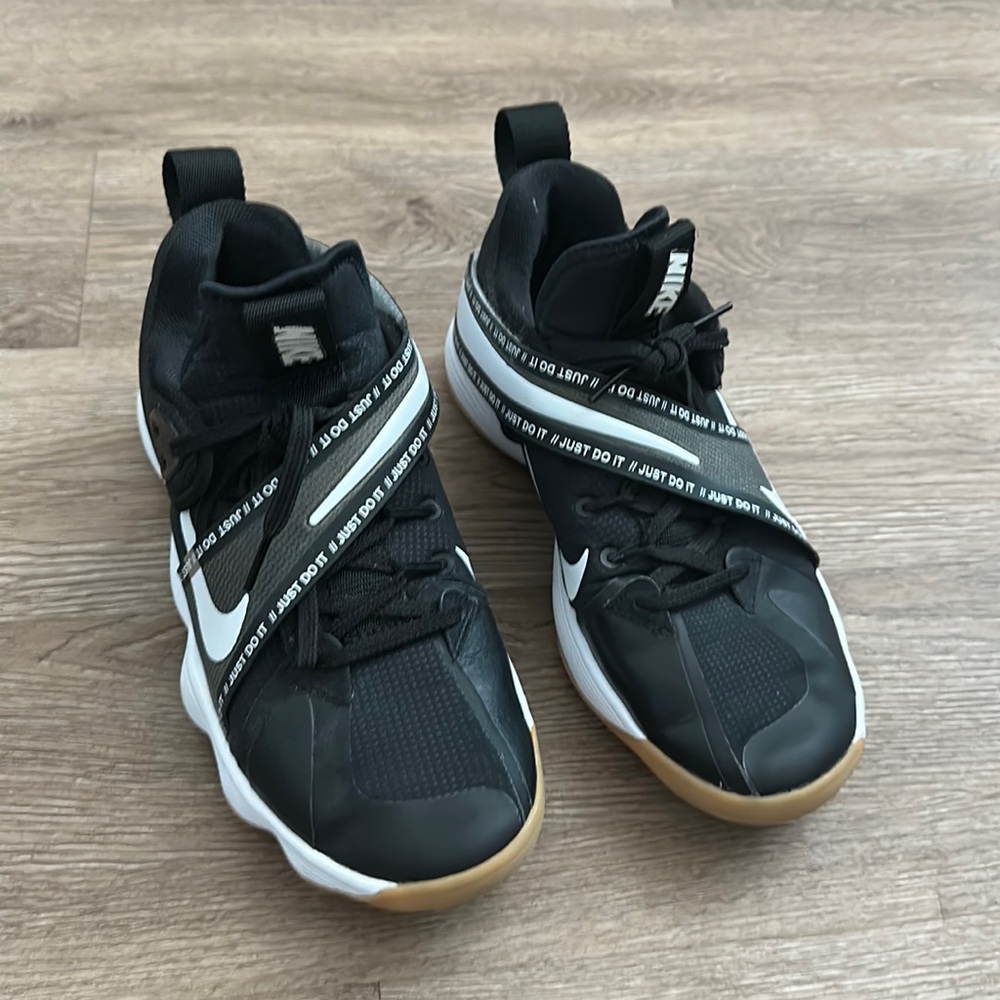 Women’s Nike React Hyper set volleyball shoes
